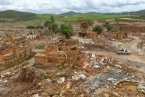 Situação atual da pacata região rural de Bento Rodrigues após rompimento da barragem da Samarco. Foto: Tadeu Vilani / Agencia RBS